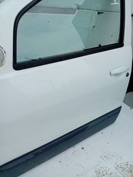 DACIA DUSTER I 2010-2017 DVEŘE PŘEDNÍ LEVÉ