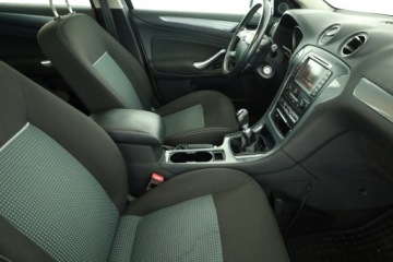 Ford Mondeo IV Kombi 1.6 Duratorq TDCi 115KM 2013 Ford Mondeo 1.6 TDCi, Navi, Klima, Klimatronic, zdjęcie 6
