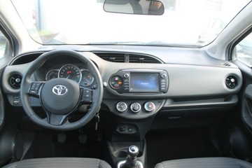 Toyota Yaris III 2018 Toyota Yaris ROK 2018 POJ 1,0 72KM, zdjęcie 10
