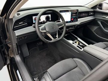 Volkswagen Passat B8 Variant Facelifting 2.0 TDI SCR 150KM 2024 Volkswagen Passat 2.0TDI 150KM Elegance DSG SerwisASO Acc Matrix Hak Navi, zdjęcie 16