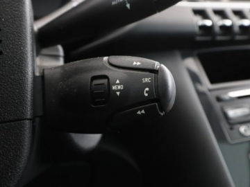 Peugeot 3008 I Crossover Facelifting 1.2 PureTech 130KM 2015 Peugeot 3008 1.2 Benzyna Allure Panorama Navi, zdjęcie 32