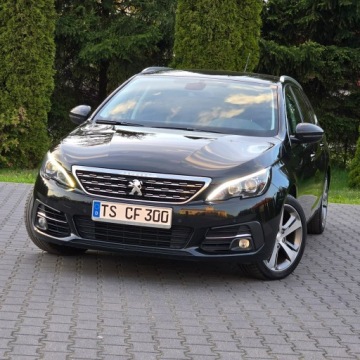 Peugeot 308 II SW Facelifting 1.2 PureTech 130KM 2019 Peugeot 308 T9 1.2 Benzyna PureTech 130 S&amp;S