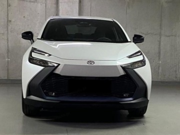 Toyota C-HR II SUV Plug-In 2.0 Hybrid Dynamic Force Plug-in  223KM 2025 Od ręki - Style 2.0 Hybrid Dynamic Force Plug-in 223KM | Podgrzewane fotele, zdjęcie 1