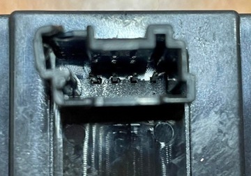 VOLVO XC40 II 2017- C40 RECHARGE UZAMČENÍ SLOUPCE ŘÍDÍCÍ MODUL