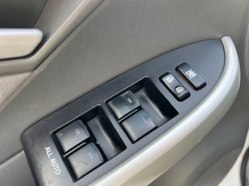 Toyota Prius III Hatchback 1.8 HSD 136KM 2010 Toyota Prius HYBRYDA 136 KONI LEDY AUTOMAT KLIMATRONIC EL.SZYBY SERIWSOWANY, zdjęcie 11