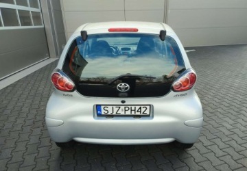 Toyota Aygo I Hatchback 5d Facelifting 1.0 VVT-i 68KM 2012 Toyota Aygo Toyota Aygo I Klima ,serwis Benzyna 68KM, zdjęcie 3