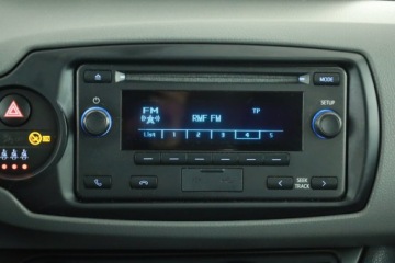 Toyota Yaris III Hatchback 5d Facelifting 2017 1.0 VVT-i 72KM 2020 Toyota Yaris 1.0 VVT-i, Salon Polska, Serwis ASO, zdjęcie 8