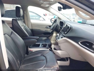 Chrysler Pacifica II 2023 Chrysler Pacifica Hybrid Touring L, 2023r., 3.6L 3.6 Hybryda Plug-in 260KM, zdjęcie 8