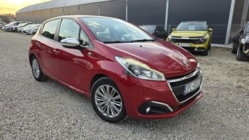 Peugeot 208 I Hatchback 5d Facelifting 1.2 PureTech 82KM 2017 Peugeot 208 1.2 82KM Kamera SERWIS Allure, zdjęcie 2