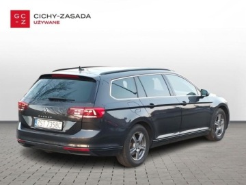 Volkswagen Passat B8 Variant Facelifting 2.0 TDI SCR 150KM 2022 Volkswagen Passat 2.0 TDI 150KM Business DSG Kamera Hak Grzane Fotele, zdjęcie 4