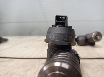 AUDI A4 B6 НАСОС ИНЖЕКТОР ИНЖЕКТОР 038130073AR