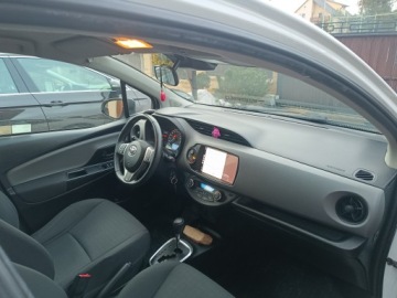 Toyota Yaris III Hatchback 5d Facelifting 2017 1.5 Hybrid 100KM 2018 Toyota Yaris hybrid 2018 po serwisie bezwypadkowy Salon PL Serwis, zdjęcie 20