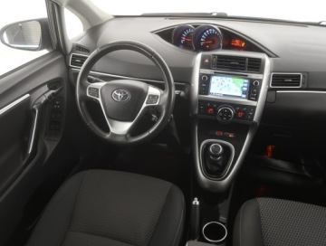 Toyota Verso Minivan Facelifting 1.8 Valvematic 147KM 2016 Toyota Verso 1.8 Valvematic, 7 miejsc, Navi, zdjęcie 6