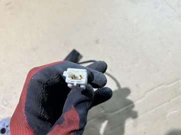 НАТЯЖИТЕЛЬ РЕМНЯ БЕЗОПАСНОСТИ ЛЕВЫЙ ПЕРЕДНИЙ RENAULT KANGOO I 8200028094