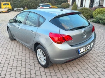 Opel Astra J Hatchback 5d 1.4 Twinport ECOTEC 100KM 2011 Opel Astra 1.4 100KM Klima 1-reka Tablet Carplay Gotowy do jazdy PL, zdjęcie 13