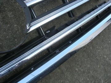 РЕШЕТКА VW TOUAREG III 760853653E 651L W-WA