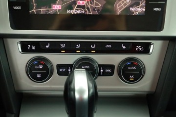 Volkswagen Passat B8 Variant 2.0 TDI BlueMotion SCR 150KM 2017 VW Passat 2.0 TDI, Automat, Navi, Klima, zdjęcie 12