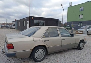 Mercedes W124 Sedan 2.0 D 75KM 1991 Mercedes-Benz W124 (1984-1993) Mercedes-Benz W124, zdjęcie 3