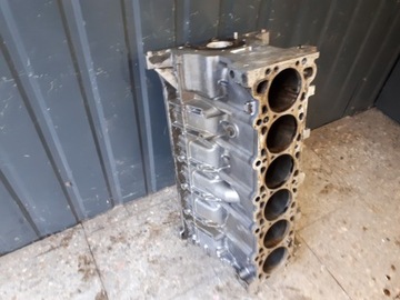 1748450 BLOK MOTORU BMW E39 523I