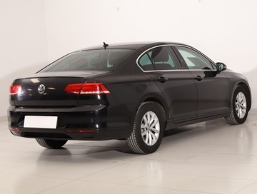 Volkswagen Passat B8 Limousine 2.0 TDI BlueMotion Technology 150KM 2015 VW Passat 2.0 TDI, Automat, Navi, Klima, zdjęcie 4