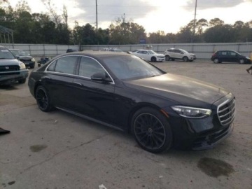 Mercedes Klasa S W223/V223 2022 Mercedes-Benz Klasa S 2022, 4.0L, 4x4, porysowany lakier 4.0 Benzyna 496KM, zdjęcie 2