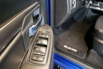 Dodge Ram IV 5.7 V8 390KM 2017 Dodge RAM 1500 4x4 5.7HEMI 390KM KamCof NaviPL Skory El.fotel Skl.lustra, zdjęcie 23