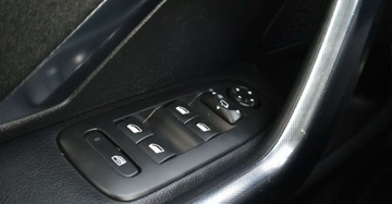 Peugeot 2008 I SUV 1.6 e-HDi 92KM 2014 Peugeot 2008 (nr 27) 1.6 HDI 92KM Nawigacja Parktronik Skory Klima Gwaranc, zdjęcie 24