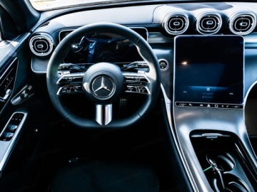 Mercedes GLC C254/X254 Coupe 2.0 200 204KM 2025 MERCEDES-BENZ GLC 200 4-Matic AMG Line 2.0 (204KM) 2025, zdjęcie 7