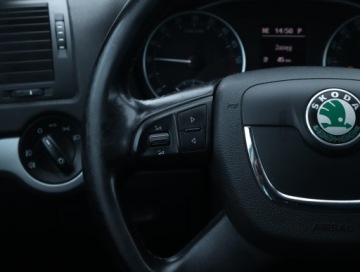 Skoda Octavia II Kombi Facelifting 2.0 TDI CR DPF 140KM 2013 Skoda Octavia 2.0 TDI, 4X4, DSG, Navi, Xenon, zdjęcie 18