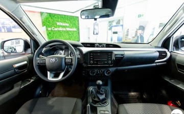 Toyota Hilux VIII Pojedyncza kabina Facelifting 2.4 D-4D 150KM 2024 Toyota Hilux Toyota Hilux 2.4 D-4D Double Cab DLX 4x4 2.4 Diesel 150KM, zdjęcie 14
