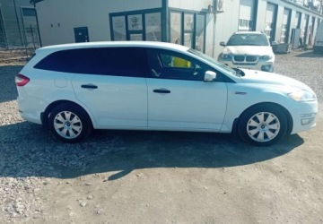 Ford Mondeo IV Kombi 2.0 Duratorq TDCi DPF 140KM 2014 Ford Mondeo SW Ford Mondeo SW 2.0 Diesel 140KM, zdjęcie 3