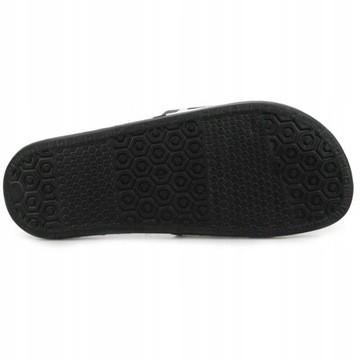 Женские большие звездные тапочки на пляжном бассейне после домашней резиновой пены