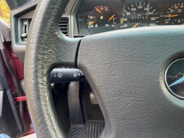 Mercedes 190 1.8 i 109KM 1993 Mercedes-Benz W201 (190) Mercedes Benz 190 1.8 Super Stan 1.8 Benzyna 109KM, zdjęcie 17