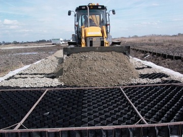 GEOKRATA GEOSIATKA DROGOWA PARKINGOWA NA SKARPĘ 7.5 cm - B.GĘSTA EKO KRATKA