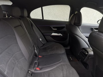 Mercedes Klasa E W214 Sedan 2.0 220d 197KM 2024 Mercedes-Benz E 220 4MATIC, Pakiet AMG, zdjęcie 18