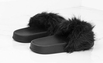 3927 ЧЕРНЫЕ РЕЗИНОВЫЕ ШЛЕПАНЦЫ С ДЛИННЫМ МЕХОМ 38