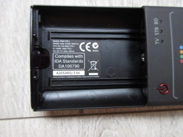 ОРИГИНАЛЬНЫЙ ПУЛЬТ SAMSUNG RMCTPE1 MULTIMED В ОЧЕНЬ ХОРОШЕМ СОСТОЯНИИ