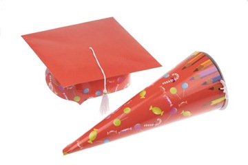 Детская биретта, красная, РЕЗИНКА, с кисточкой.