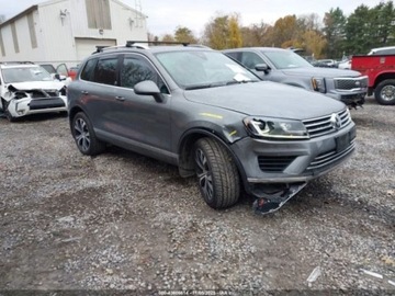 Volkswagen Touareg II 2017 Volkswagen Touareg 2017 VOLKSWAGEN TOUAREG V6 WOLFSBURG EDITION 3.6 Benzyna, zdjęcie 1