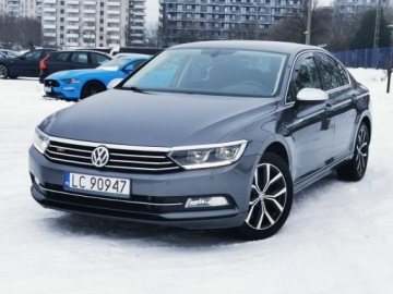 Volkswagen Passat B8 Limousine 1.6 TDI BlueMotion Technology 120KM 2017 VW PASSAT 1.6 TDI Comfortline , Pakiet R-line, Automat, 2x Klucz, Nawigacja, zdjęcie 2