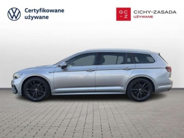 Volkswagen Passat B8 Variant Facelifting 2.0 TDI SCR 200KM 2022 Volkswagen Passat R-Line 4Mot. HarmanKardon LED Matrix Hak Kamera Cofania, zdjęcie 1