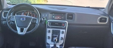 Volvo V60 I Kombi Facelifting 2.0 D4 DRIVE-E 181KM 2014 Volvo V60 Volvo V60 D4 Geartronic Ocean Race 2.0 Diesel 181KM, zdjęcie 10