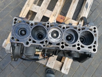 SPODEK MOTORU BLOK HŘÍDEL VW LT 35 46 2.5 TDI