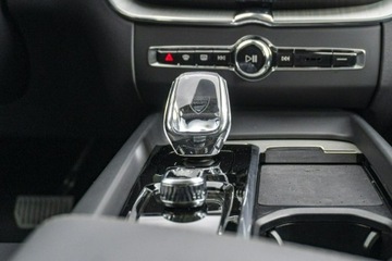 Volvo XC60 II 2024 Volvo XC 60 B5 Ultra Dark 250KM, DEMO!, zdjęcie 17