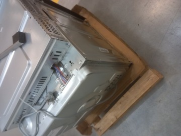 Духовой шкаф BOSCH HBF114ES0