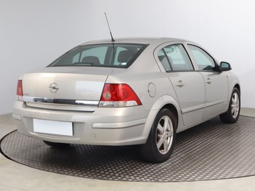 Opel Astra H Sedan 1.6 ECOTEC 115KM 2010 Opel Astra 1.6 16V LPG, Salon Polska, GAZ, Klima, zdjęcie 4