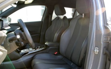 Peugeot 2008 II e-SUV Facelifting Elektryczny 54kWh 156KM 2023 Peugeot 2008 e-2008 54kWh GT SalonPL Facelift Gwarancja od RIA 156KM, zdjęcie 26