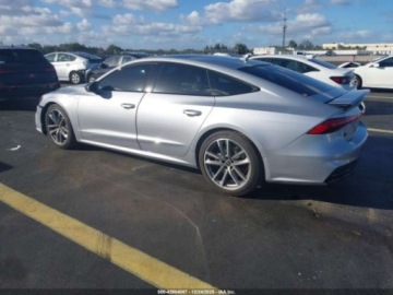 Audi A7 C8 2023 Audi A7 Sportback 2023 r.,3,0L PREMIUM 55 TFSI QUATTRO S TRONIC 3.0 Benzyna, zdjęcie 3