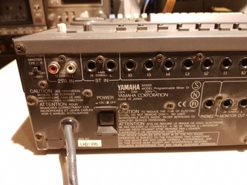 Ямаха 01 микшер