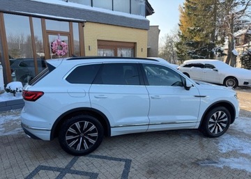 Volkswagen Touareg III SUV 3.0 V6 SCR TDI 231KM 2023 Volkswagen Touareg 3.0 V6 TDI SCR 4Mot Elegance 231 KM, zdjęcie 3